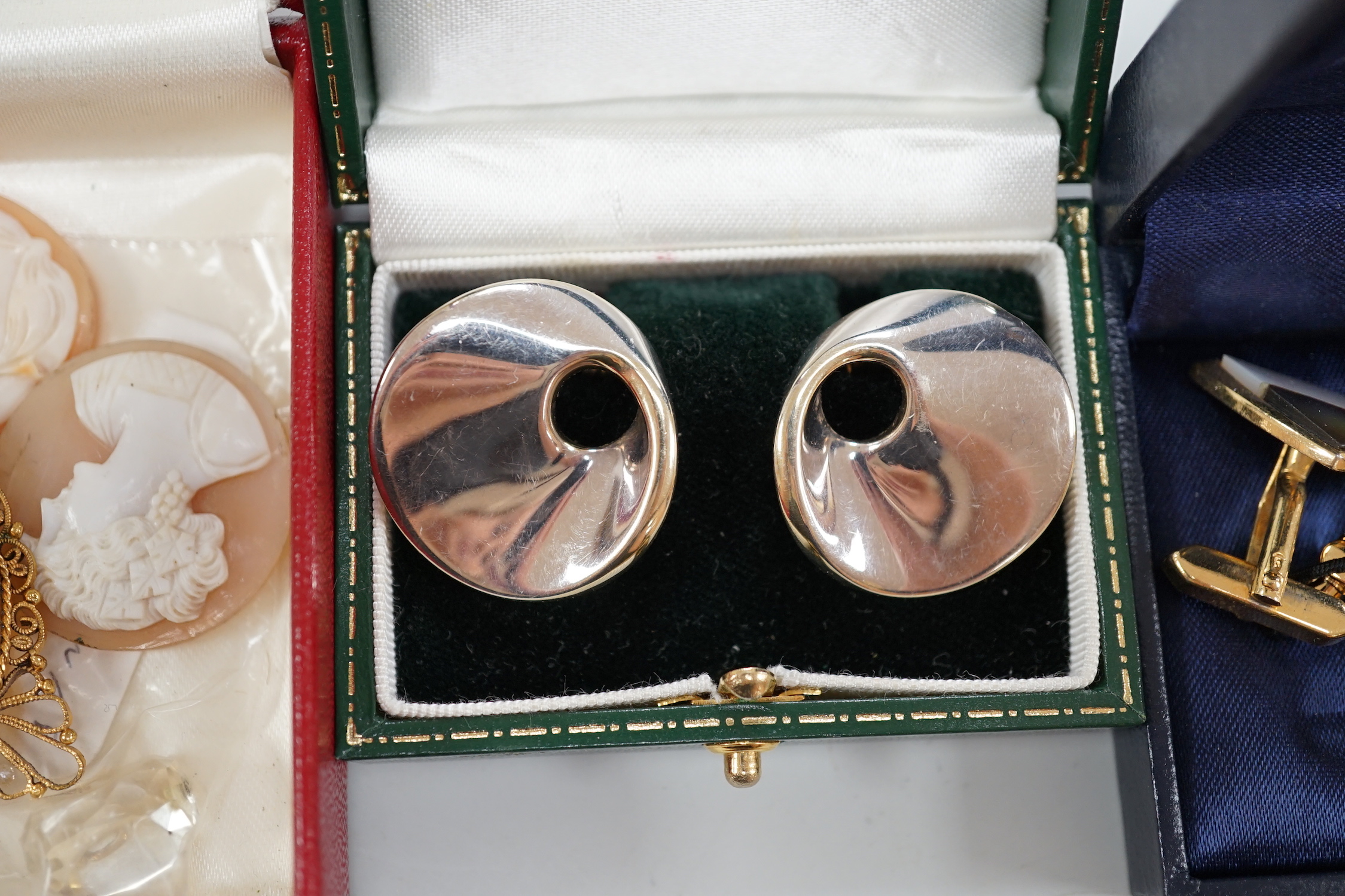 A quantity of mixed mainly costume jewellery, including bangles, necklaces brooches etc.